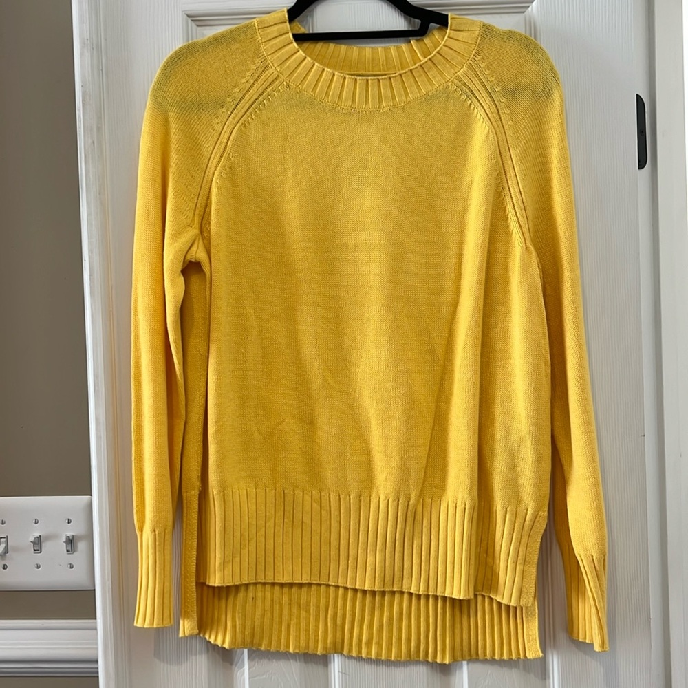 NWT Old Navy Crew Neck Yellow Sweater *Brand New* Size Medium
